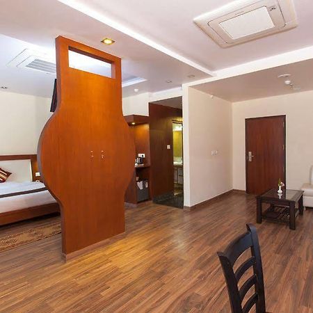 Sea Hawk Inn Bhimtal Exterior photo